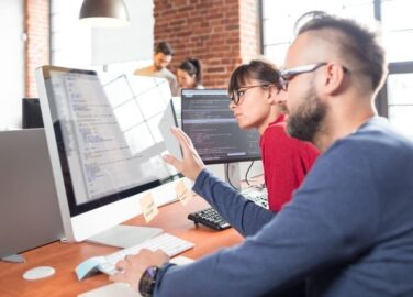 Explorar las opciones de tema: Temas predeterminados, gratuitos y premium